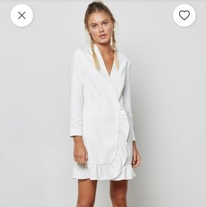 NWOT TOPSHOP White Ruffle Hem Blazer Dress